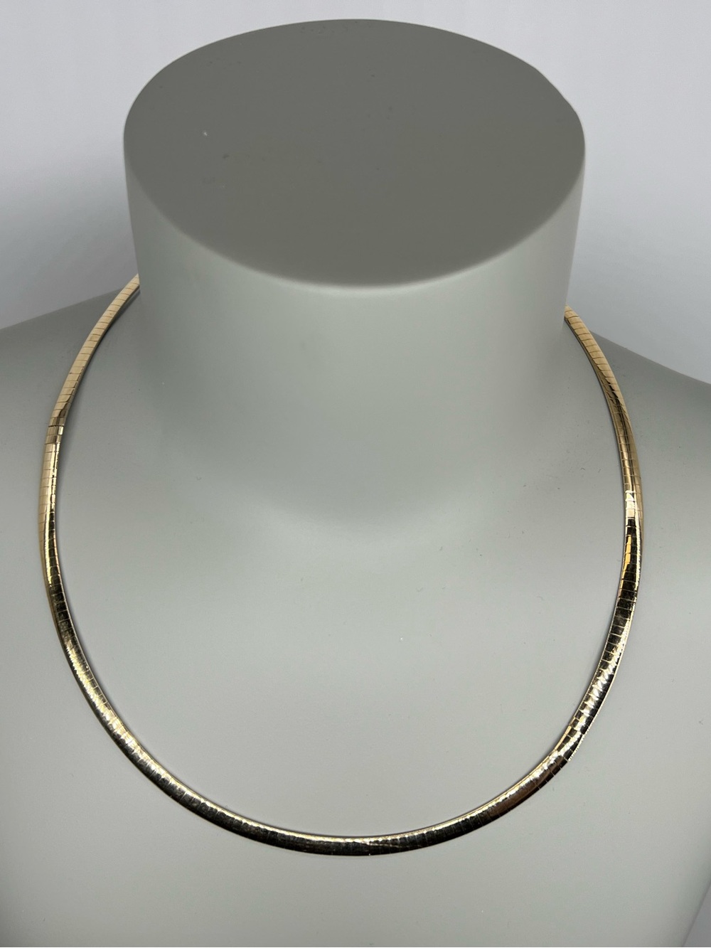 Aurafin 14K Reversible Two Tone Yellow & White Gold Omega Necklace 17”-18” 16g